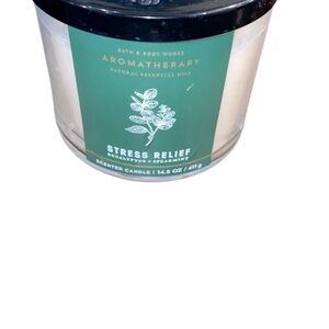BATH AND BODY WORKS stress relief 3 wick candle eucalyptus & spearmint